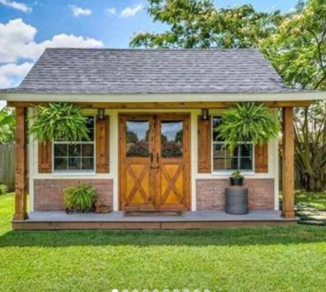 11x14 She Shed