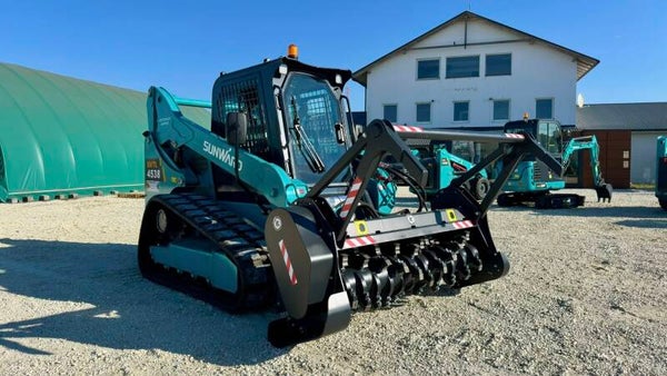 Chargeuse compact 4038