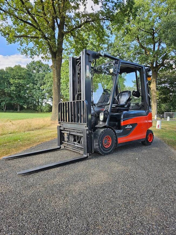 Linde E25 Elektrische Heftruck Vorkenspreider Triplex Sideshift