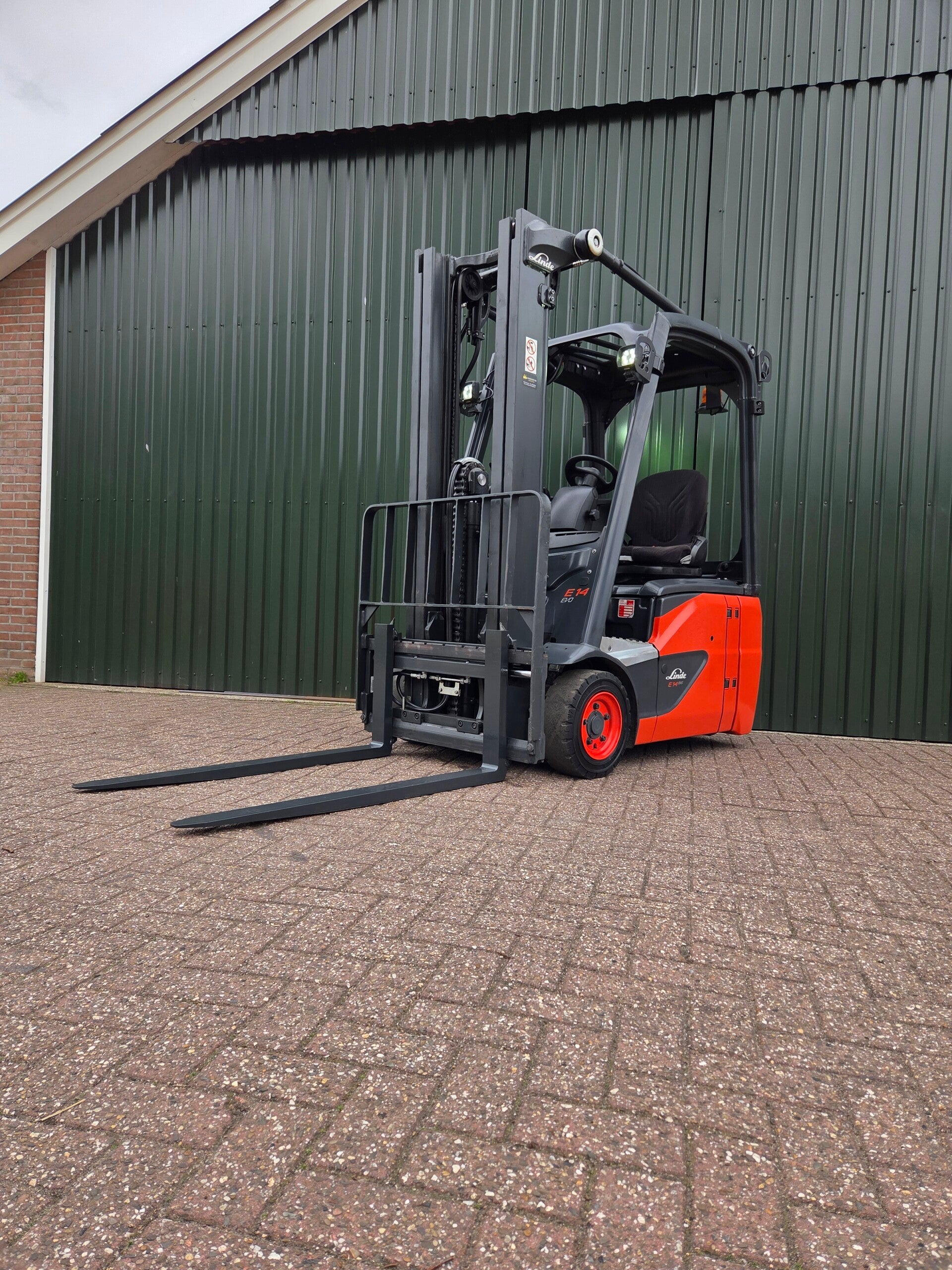 Linde E14-02 Elektrische Heftruck BJ 2020 Triplex Sideshift 3400 uur!