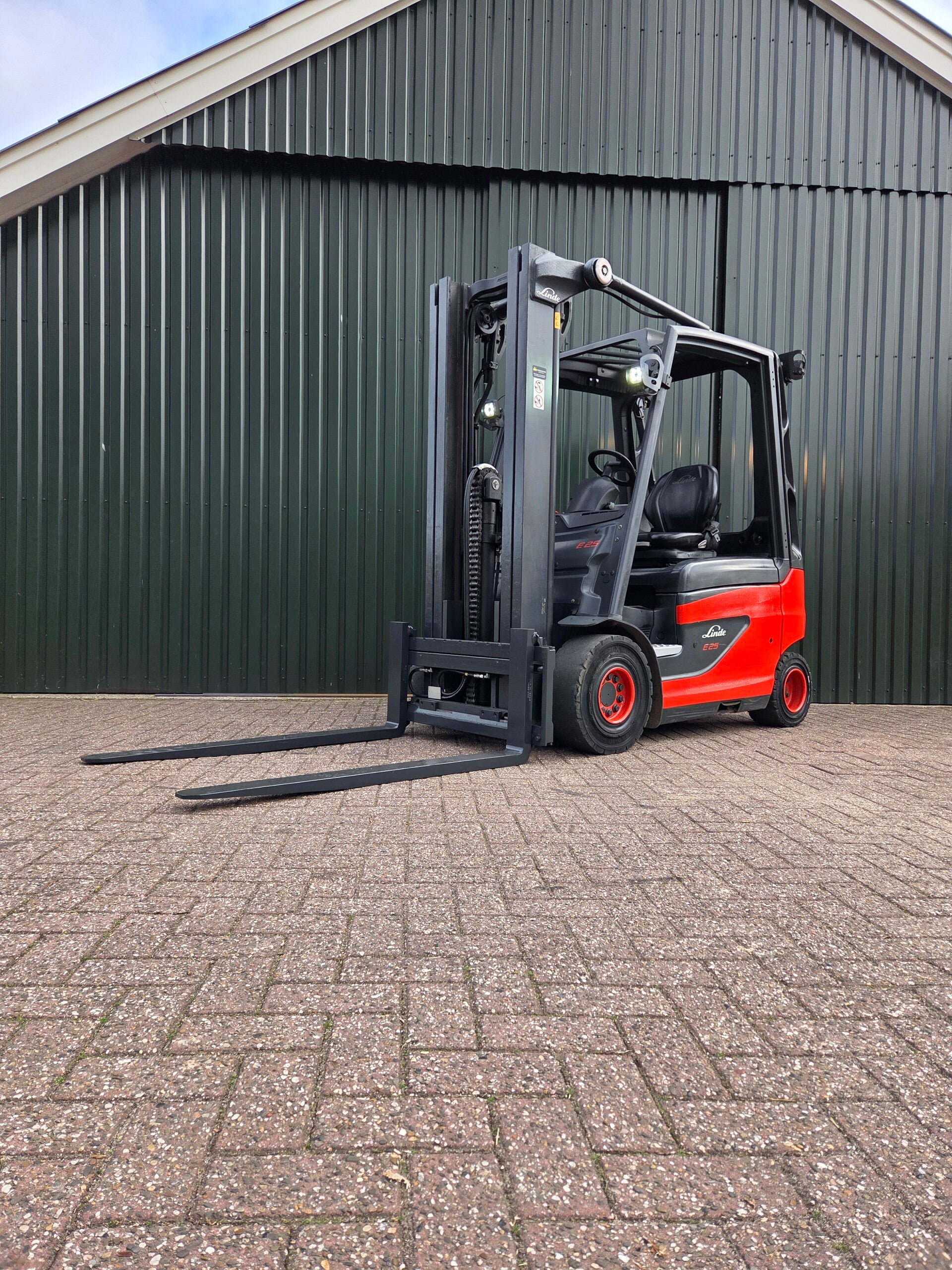 Linde E25 Elektrische Heftruck Triplex Sideshift BJ2018 4600 uur!