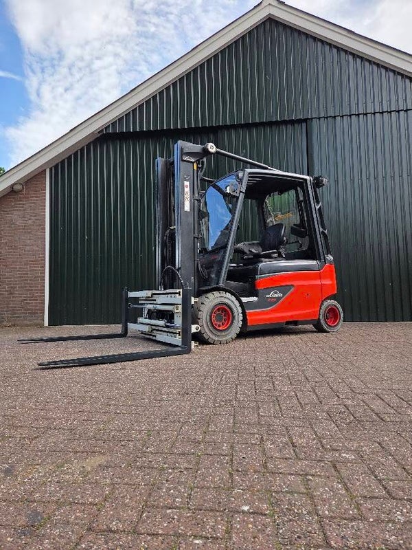 Linde E25 Elektrische Heftruck BJ2017, Triplex, Sideshift, Brede Spreider, 4500 uur!