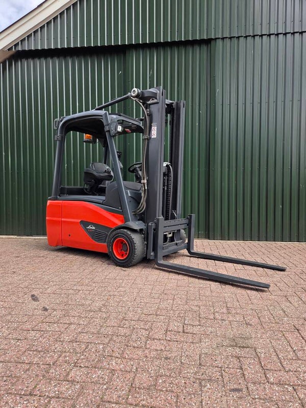 Linde E20L-02 Elektrische Heftruck BJ 2021 Triplex Sideshift 4700 uur!