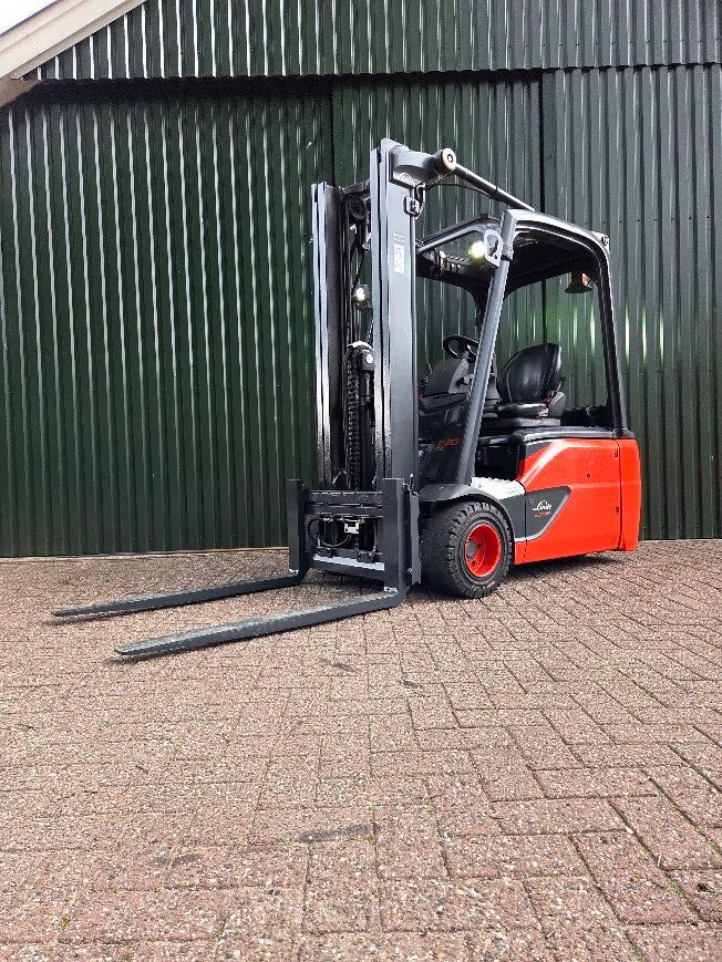 Linde E20L-02 Elektrische Heftruck BJ 2021 Triplex Sideshift 4700 uur!