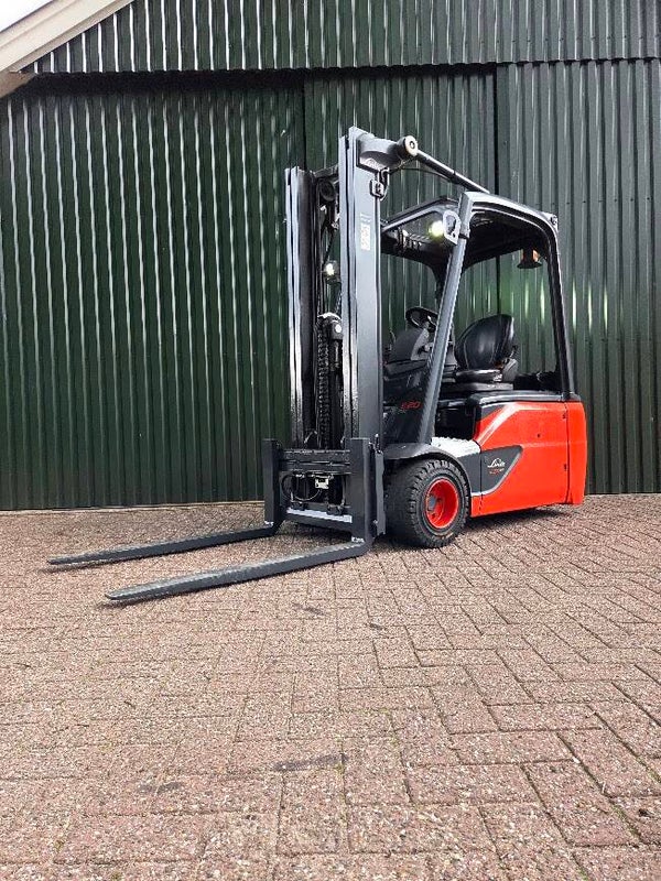 Linde E20L-02 Elektrische Heftruck BJ 2021 Triplex Sideshift 4700 uur!