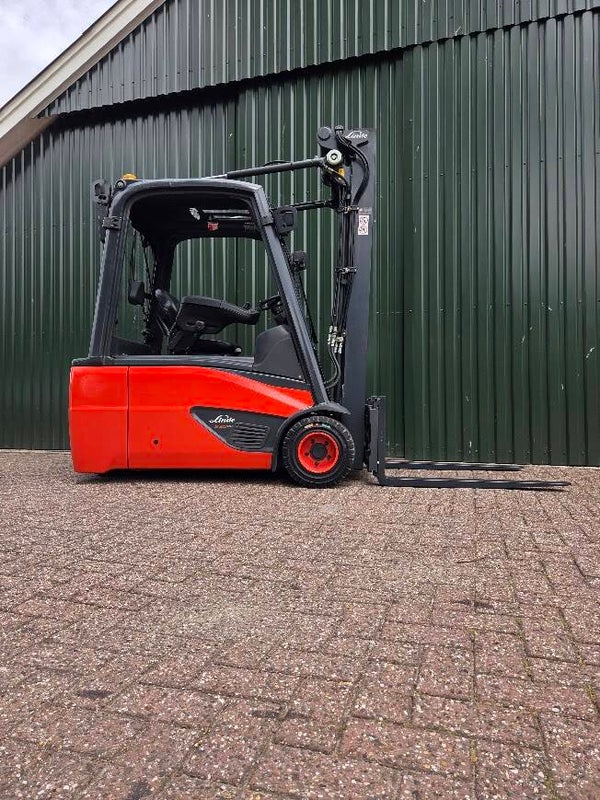 Linde E20L-02 Elektrische Heftruck BJ 2018 Triplex Sideshift 4090 uur!