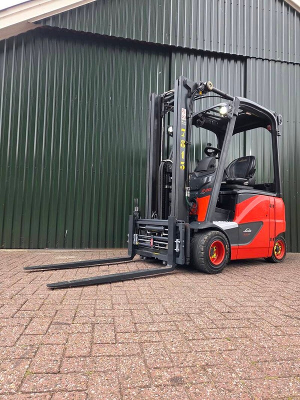 Linde E20PH-02 Elektrische Heftruck BJ 2018 Triplex Spreider Sideshift & 2044 uur!