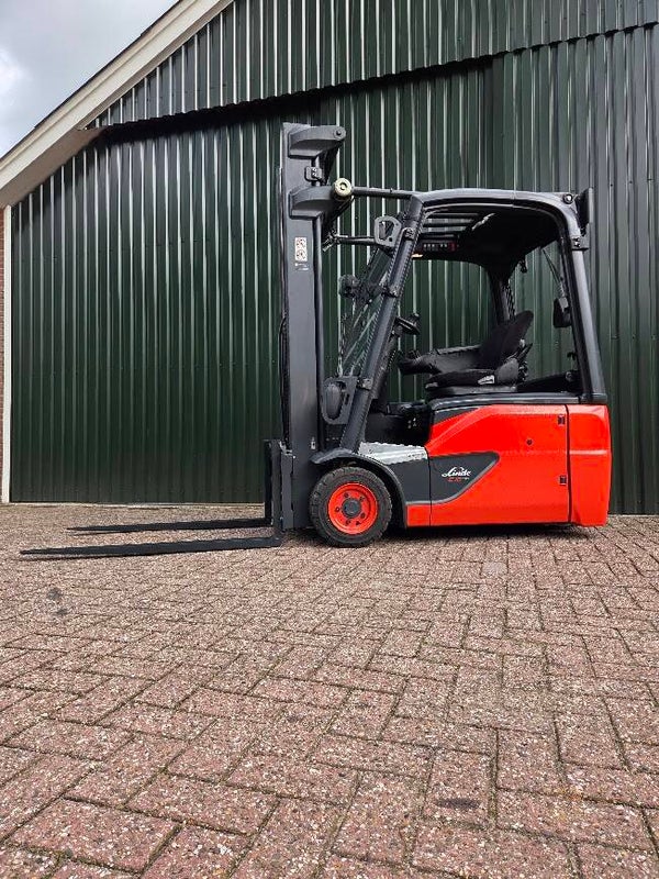 Linde E16-02 Elektrische Heftruck BJ 2020 Triplex Sideshift 4028 uur!