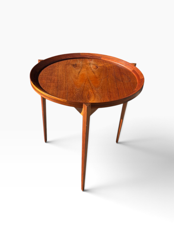 Danish sidetable with portable top