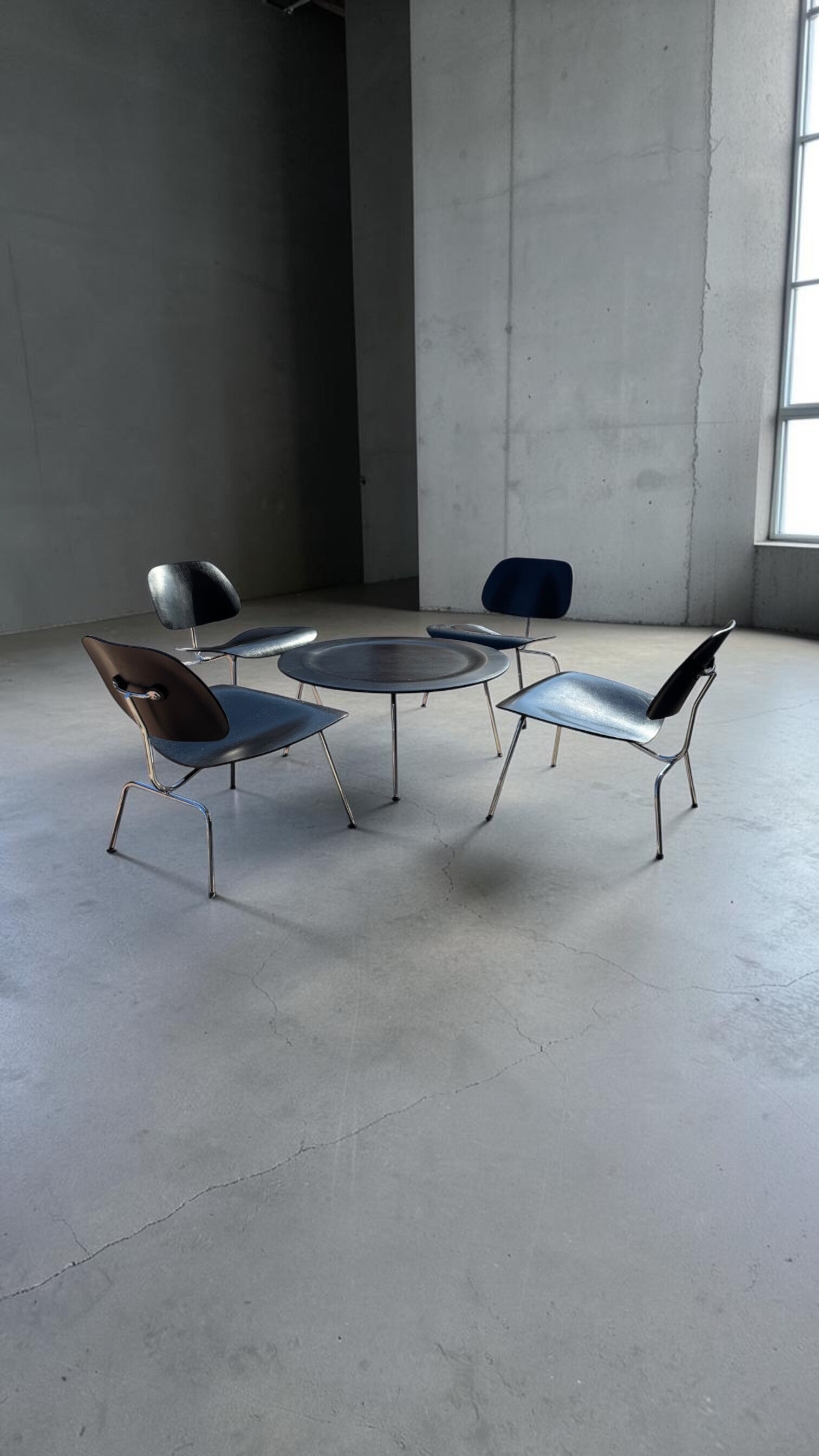 LCM lounge set by Eames for Vitra