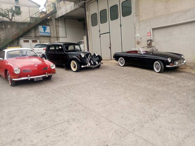 garage_esterno_mgb_karmann_citroen-standard.jpg