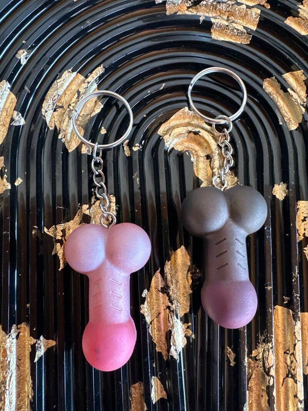 Porte clés zizi en résine