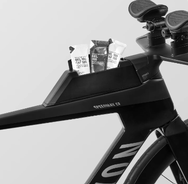 Cadre de vélo contenant une structure faite pour stocker ses ravitaillements