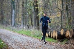 Coureur en coaching dans le bois du Cazier à Charleroi
