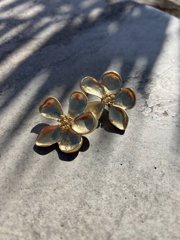 Flower - Gouden bloem oorbellen
