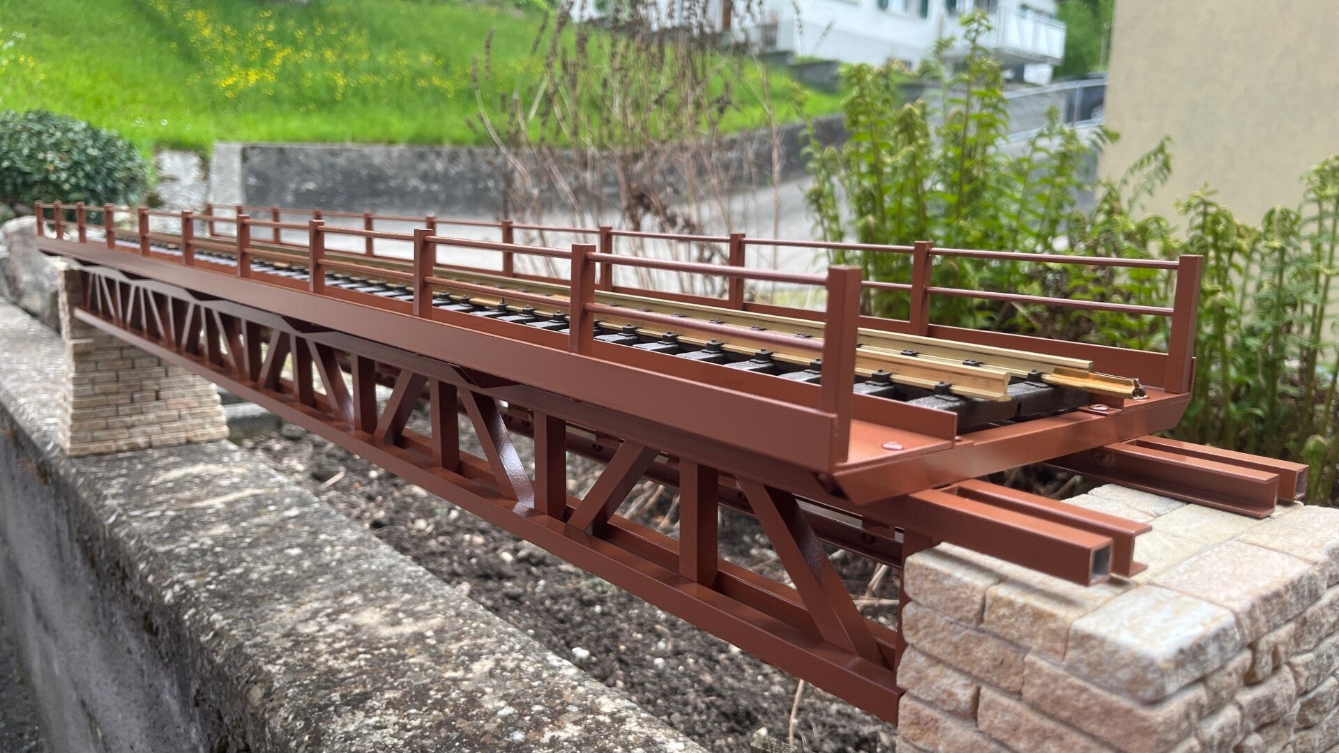 Unterzugbrücke mit Geländer