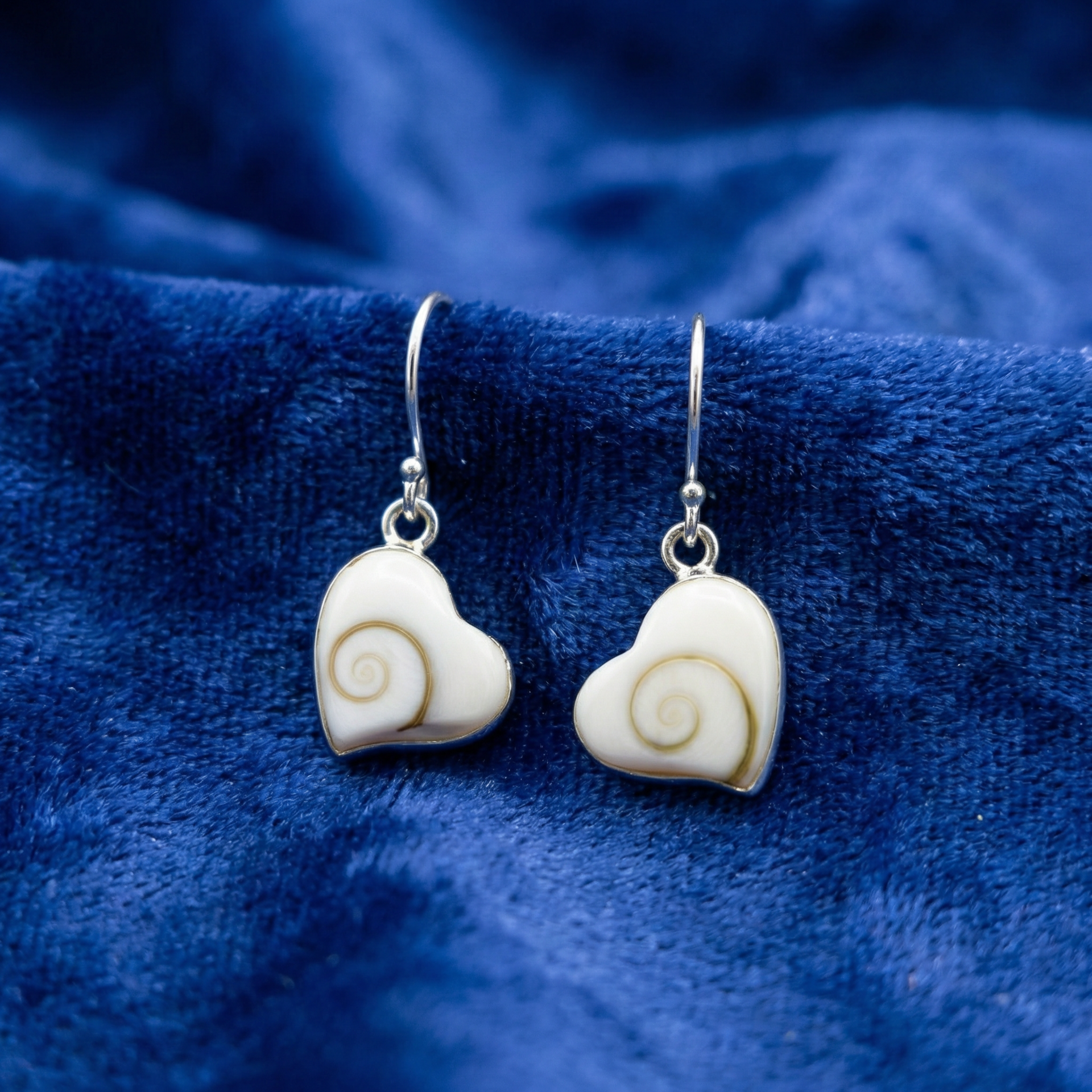 Boucles d'oreilles cœur Œil de Sainte Lucie