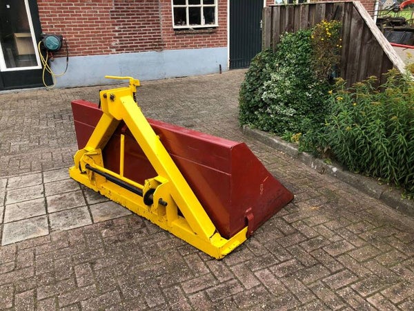 Peecon grondbak  1.80m breed kan kiepen