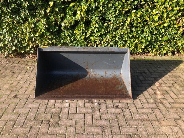 Dichte bak 1.40m breed  Bobcat aansluiting