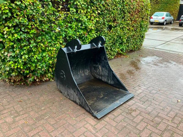 Nette Beco dieplepel  cw3 aansluiting  1m breed