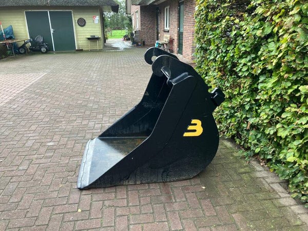 Nette Beco dieplepel  cw3 aansluiting  inhoud 840 liter  1m breed