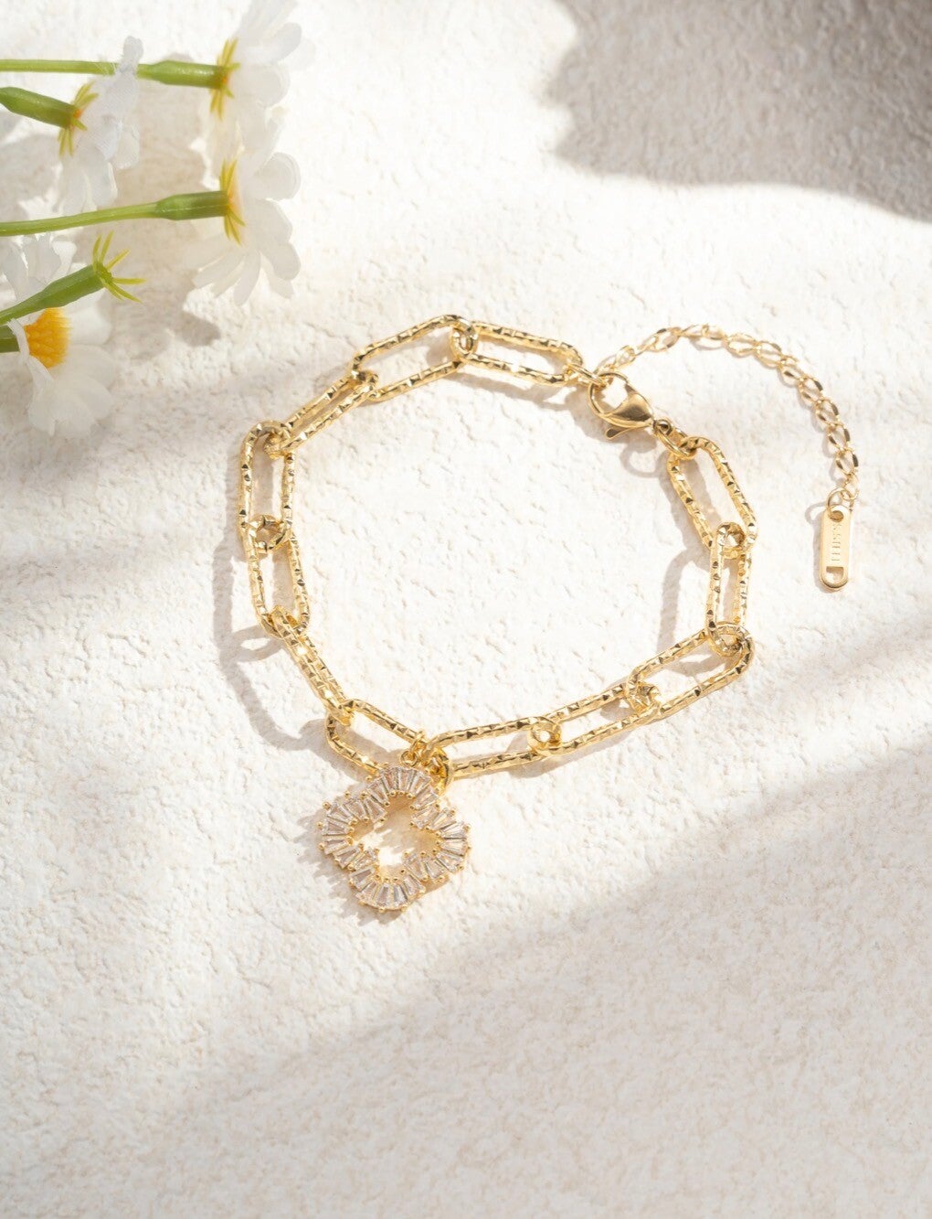 Golden Radiance Armband