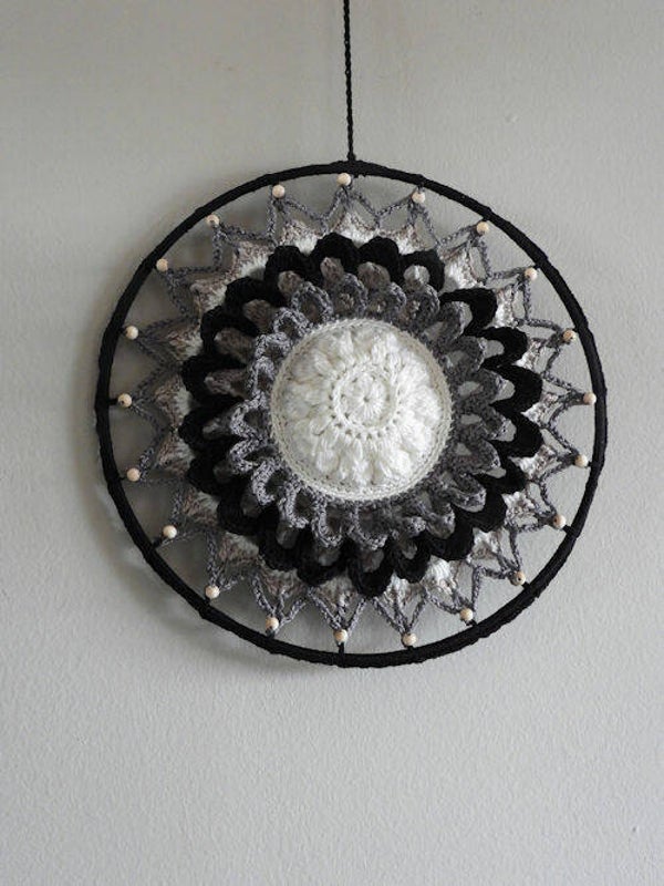 69044/003  Mandala Flower Classic 25 cm