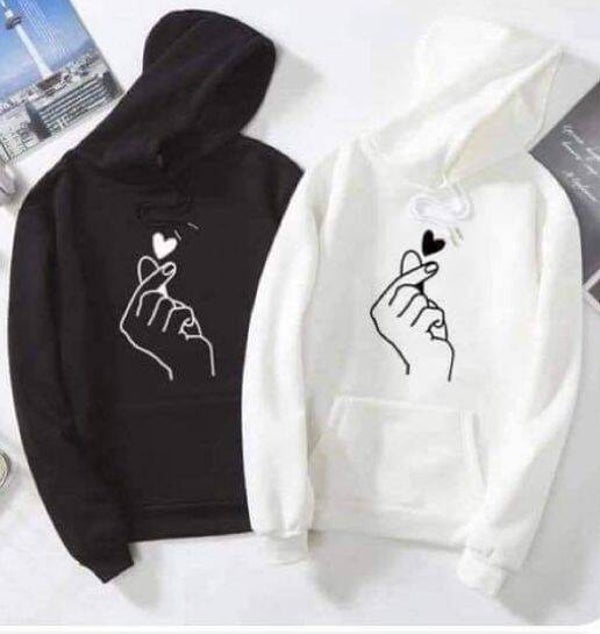 Set  Hoodie zwart en wit .€ 68