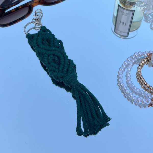 Diamond pattern macrame keychain