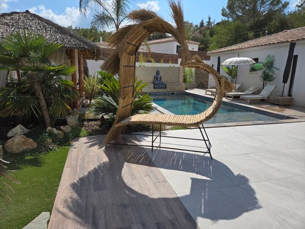 Cœur Bali: Élégant Banc de Jardin avec Assise