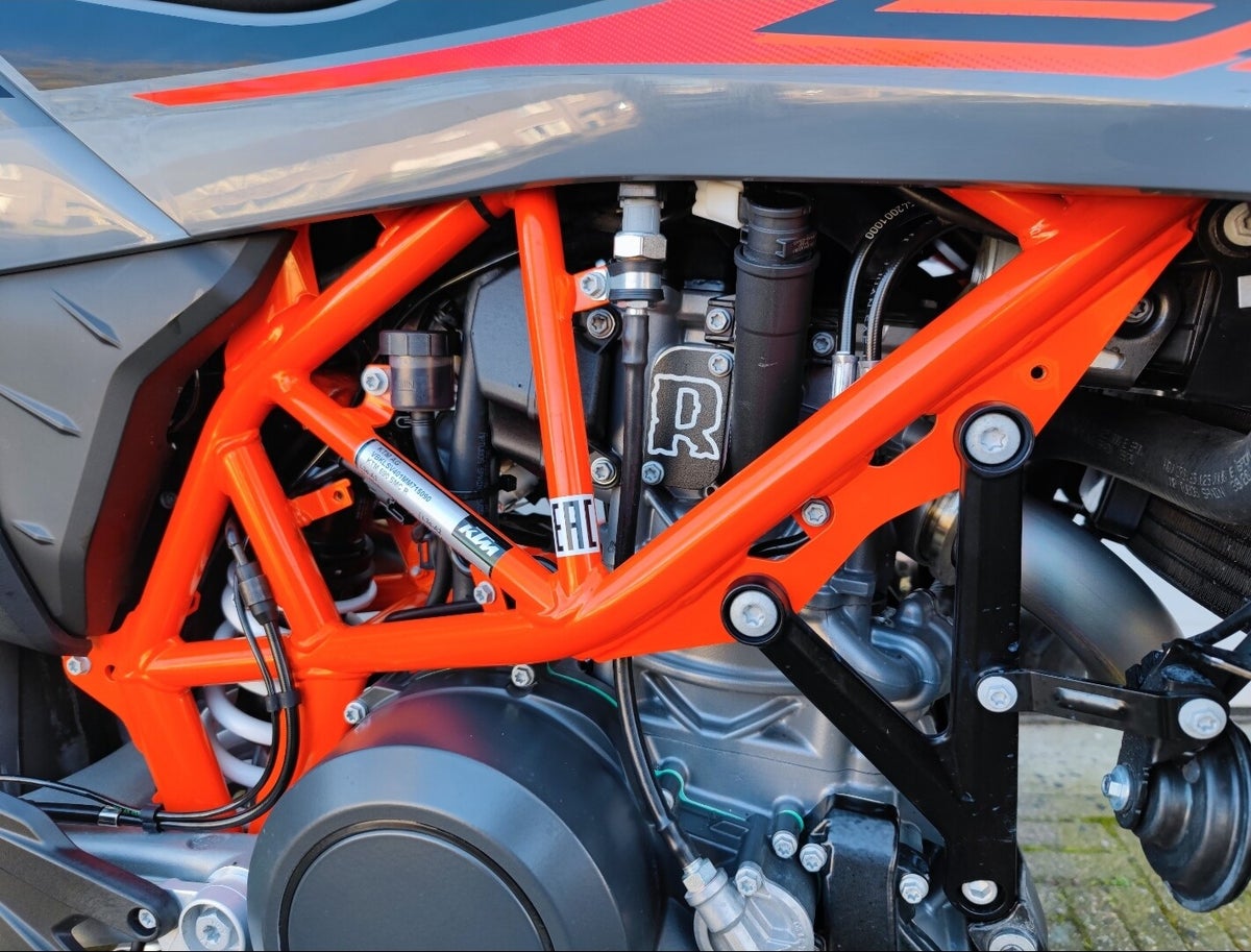 Husqvarna 701 / ktm 690 rottweiler sas removel