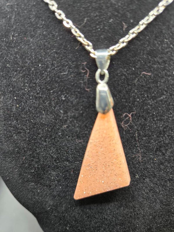 Halskette ungleichseitiges Dreieck