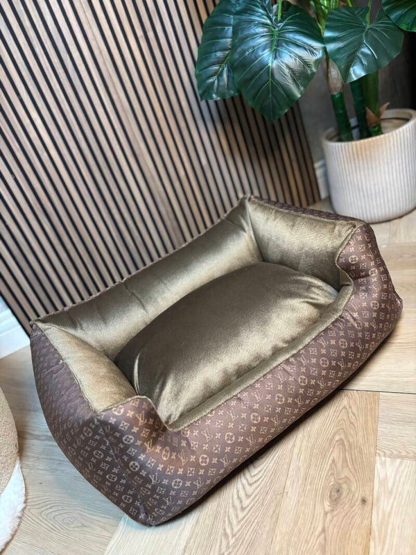 LV Luxury bed brown L