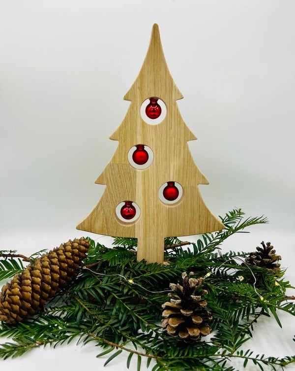 Holz Weihnachtsbaum mit Kugeln