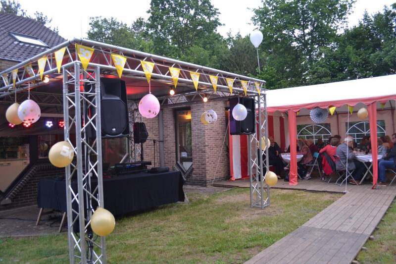 Tuinfeest geluidsinstallatie
