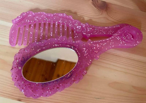 Peigne et miroir