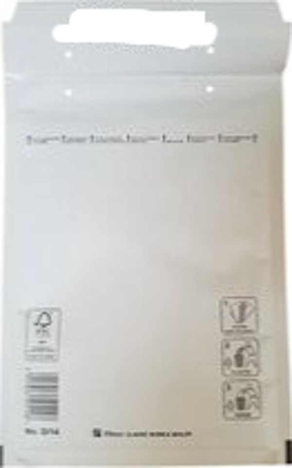 Witte kleine bubbelenveloppen