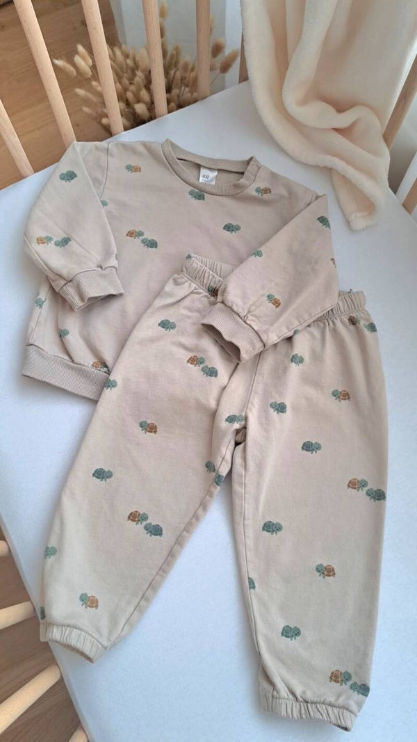 Pullover-Hosen-Set