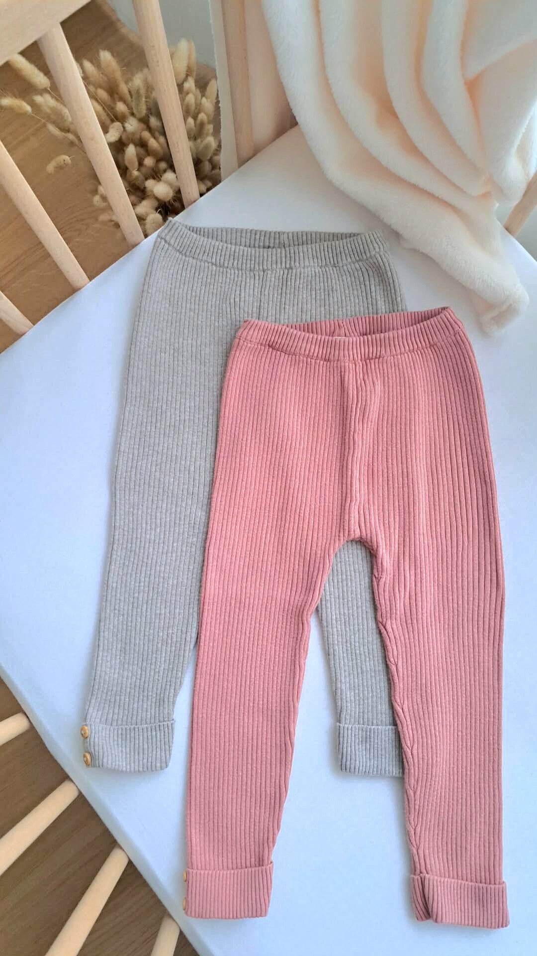 Zwei Hosen