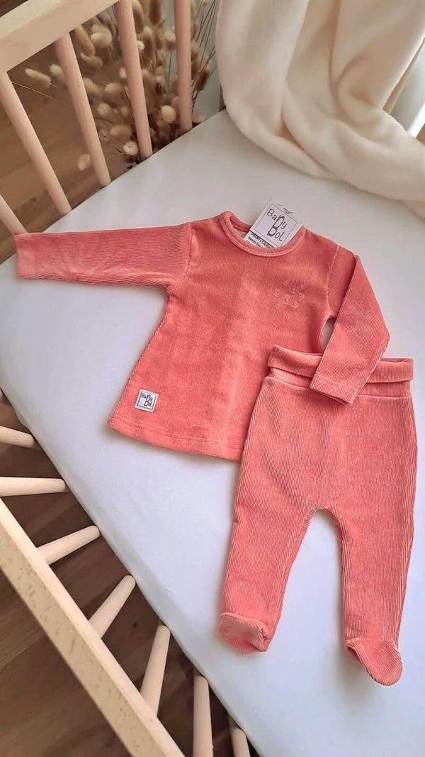 Pullover mit Hosen