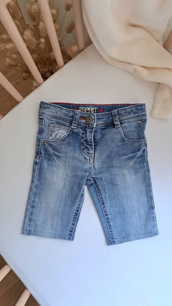 Kurze Jeanshosen