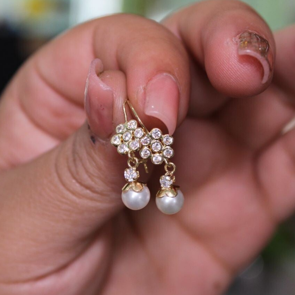 ARETE FLOR PERLA NATURAL