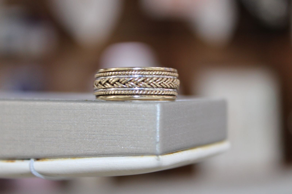 ARGOLLA SIMON ( ELLA)