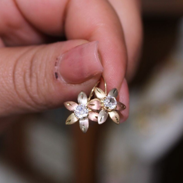 ARETE FLOR PIEDRA 3 OROS