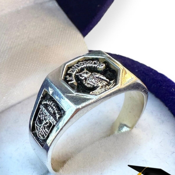 Anillo lic en derecho