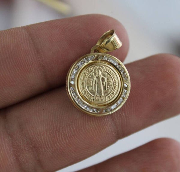 MEDALLA SAN BENITO ZIRCONIAS