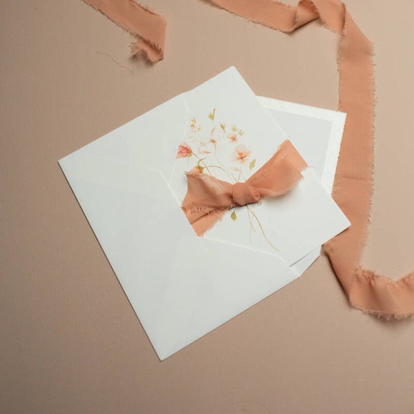 Veldboeket gedrukt op Oud Hollands papier met zalm lint