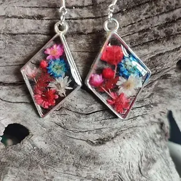 Wildflower Diamond shaped earrings
