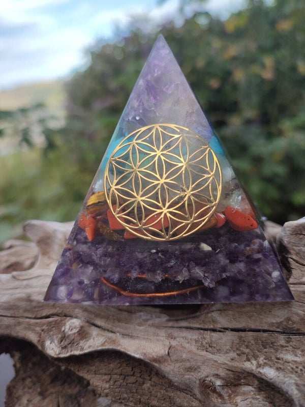 Chakra Orgonite Flower of Life Pyramid