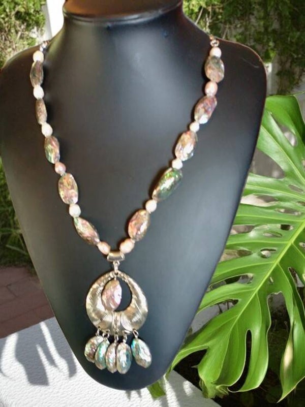 Beautiful Paua Shell & Freshwater Pearl Necklace